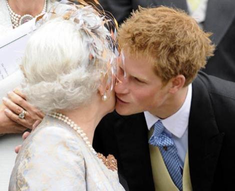 Printul Harry: "Regina Elisabeta e foarte nostima"