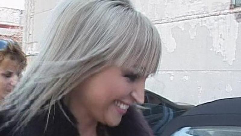 VIDEO! Simona Florescu, acuzata ca i-a golit conturile fostului sot! Vezi raspunsul blondei!