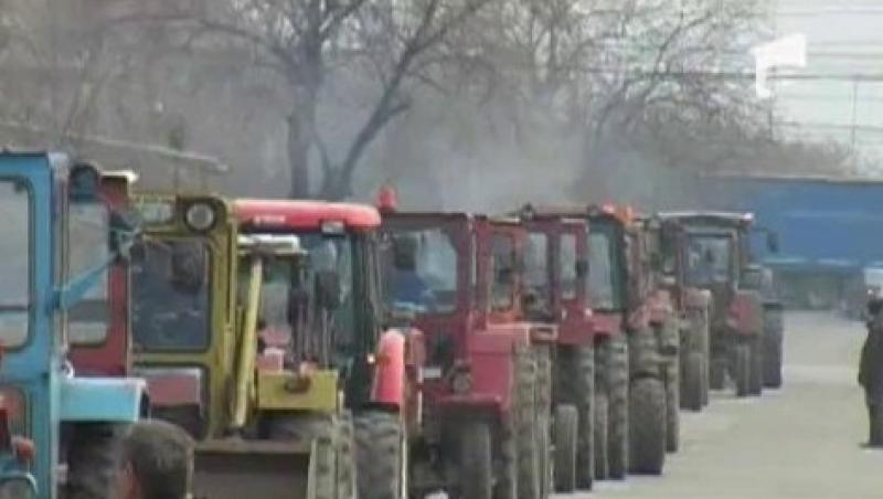 VIDEO! Protest inedit in Nadlac: Fermierii au iesit in strada cu tractoarele