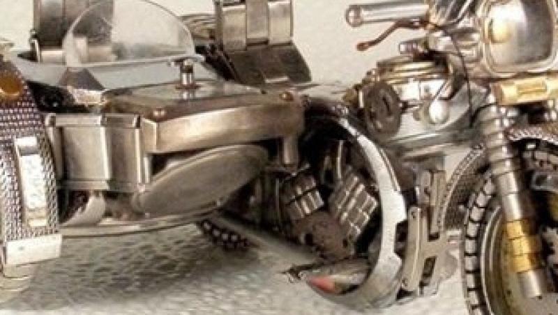 FOTO! Vezi cum arata motocicletele fabricate din piese de ceasuri!