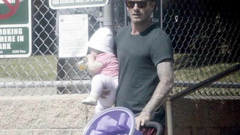 VIDEO! David Beckham, cu fiica la plimbare