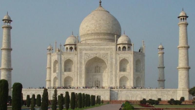 Celebrul mausoleu Taj Mahal, victima incalzirii globale