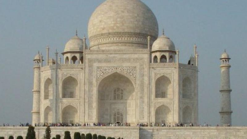 Celebrul mausoleu Taj Mahal, victima incalzirii globale