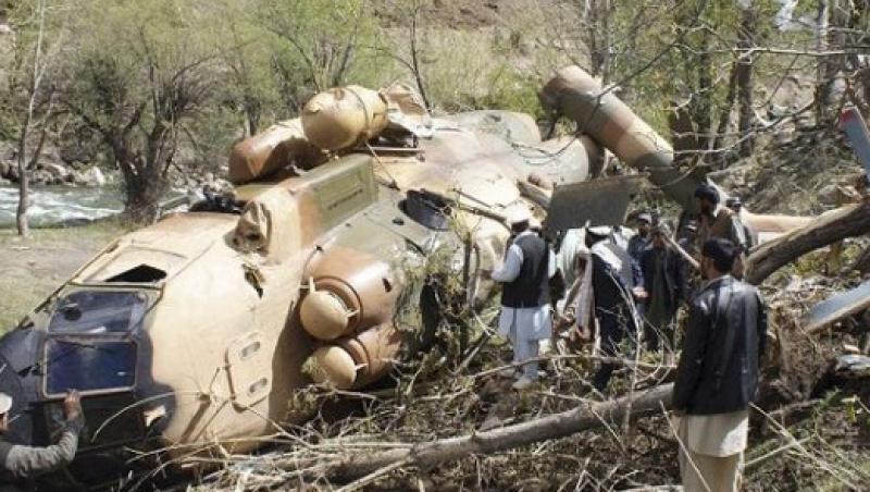 UPDATE! Un elicopter s-a prabusit peste o casa in Afganistan. 12 soldati turci si 4 civili afgani si-au pierdut viata