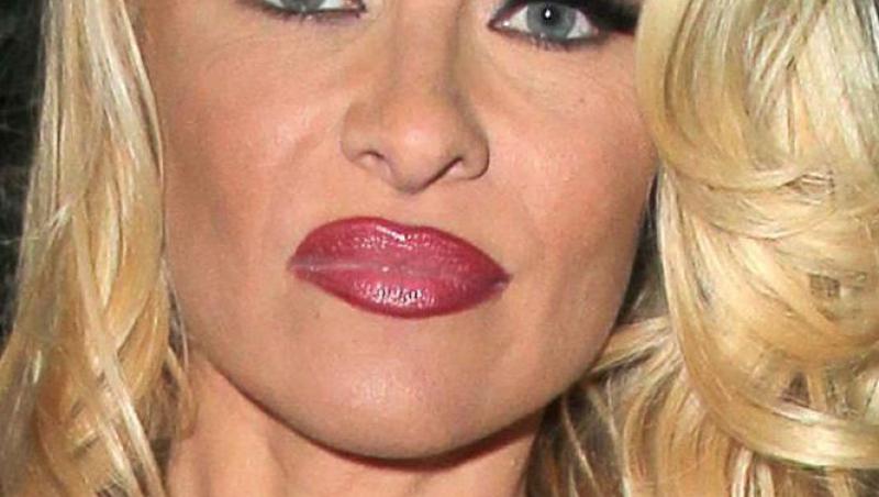 FOTO! Pamela Anderson, SUPER imbatranita!