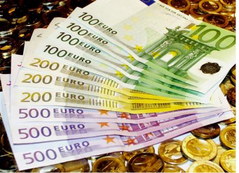 Leul pierde tot mai mult teren in fata monedei euro. Vezi cursul valutar!