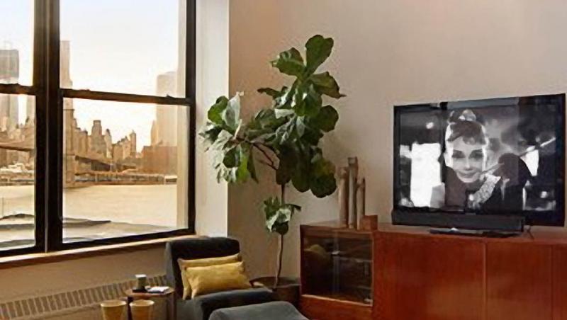 FOTO! Vezi apartamentul luxos al lui Anne Hathaway din centrul New York-ului!