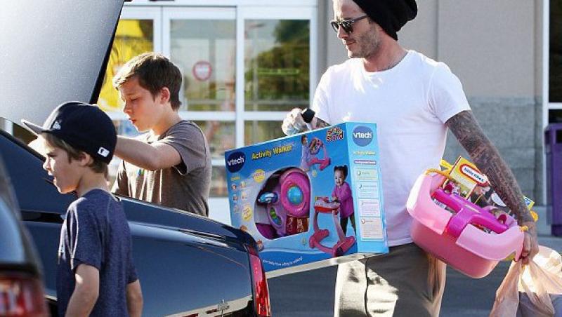 FOTO! David Beckham i-a cumparat lui Harper primul ei premergator