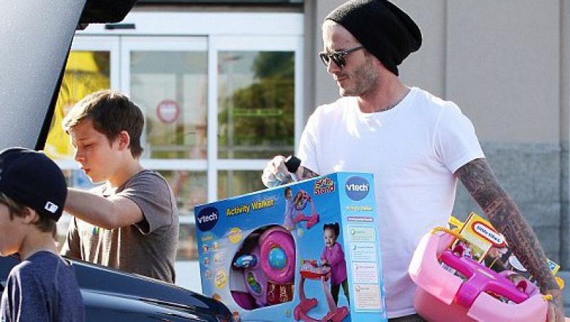 FOTO! David Beckham i-a cumparat lui Harper primul ei premergator