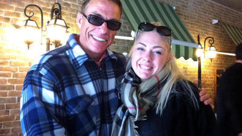 Jean Claude Van Damme i-a pus mana Giuliei Nahmany pe burtica!