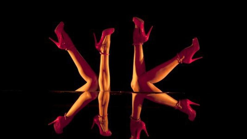 VIDEO! Colectia de pantofi Christian Louboutin, lansata in... cabaret