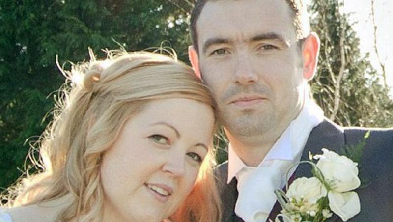 Un cuplu britanic a facut nunta cu bani stransi pe Twitter