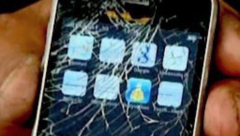 SUA: Unei femei i-a explodat iPhone-ul la cativa centimetri de cap