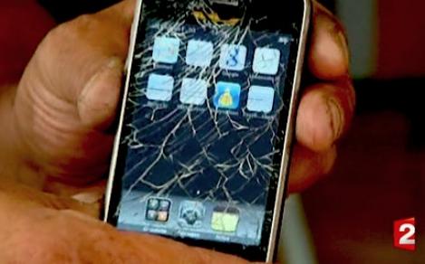 SUA: Unei femei i-a explodat iPhone-ul la cativa centimetri de cap