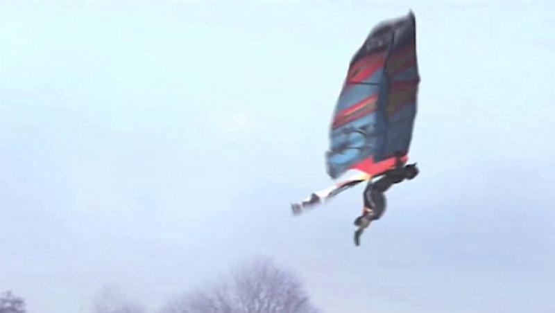 VIDEO! Vezi cum a zburat primul om-pasare!