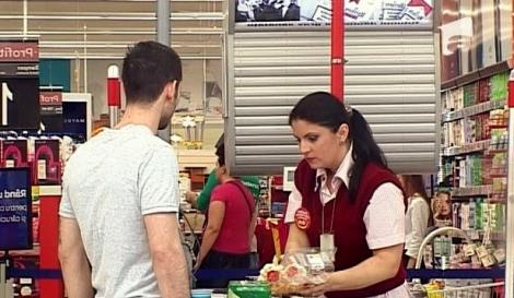 VIDEO! Mariana Capitanescu a ajuns vanzatoare la supermarket!