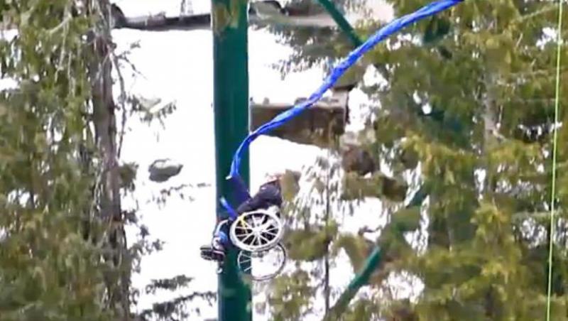 VIDEO! A facut bungee jumping in caruciorul cu rotile
