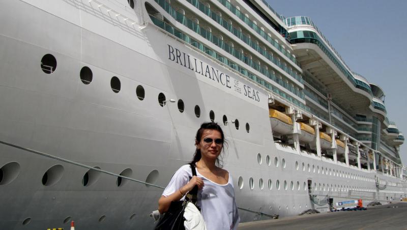 Mirela Stelea a atras atentia milionarilor pe un vas de croaziera in Dubai