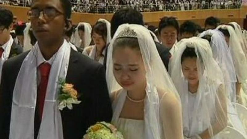 VIDEO! 2.000 de cupluri s-au casatorit in acelasi timp, in Coreea de Sud