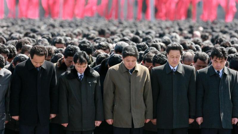 FOTO! Ceremonie grandioasa la 100 de zile de la moartea lui Kim Jong Il