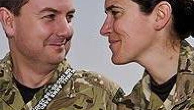 Un cuplu britanic a facut luna de miere pe campul de lupta din Afganistan