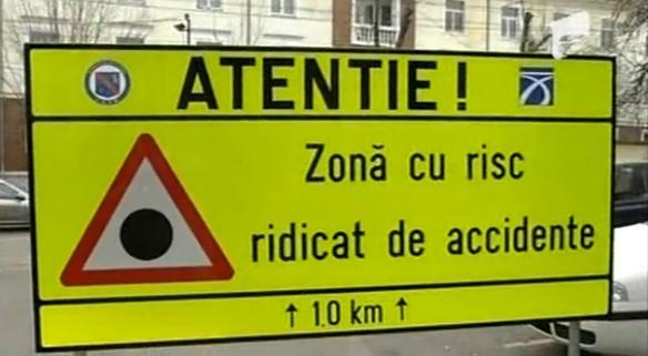 Un nou indicator rutier pe sosele: "Atentie! Risc ridicat de accidente"