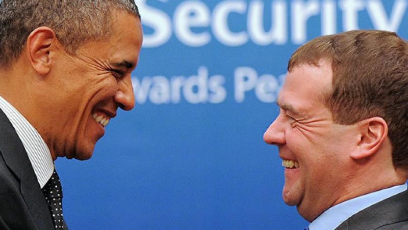 VIDEO! Discutie secreta intre Obama si Medvedev, surprinsa de un microfon deschis