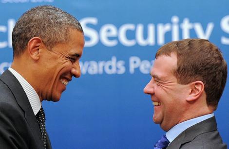 VIDEO! Discutie secreta intre Obama si Medvedev, surprinsa de un microfon deschis