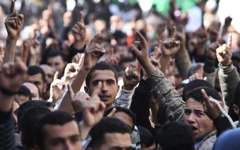 1000 de persoane lupta pentru functia de presedinte al Egiptului