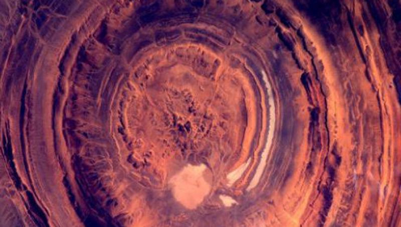 In Africa a aparut o structura geologica misterioasa, vizibila din spatiu