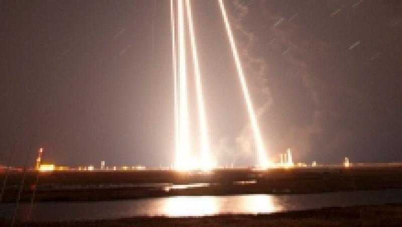 FOTO! NASA a lansat cinci rachete in cinci minute