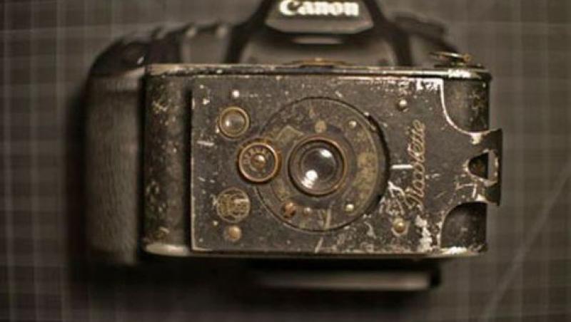 Uimitor! Ce poze face un aparat de fotografiat cu o lentila veche de 100 de ani!