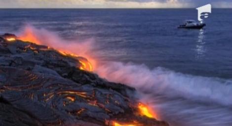 VIDEO! Un fotograf si-a riscat viata pentru a fotografia vulcanul activ din Hawaii
