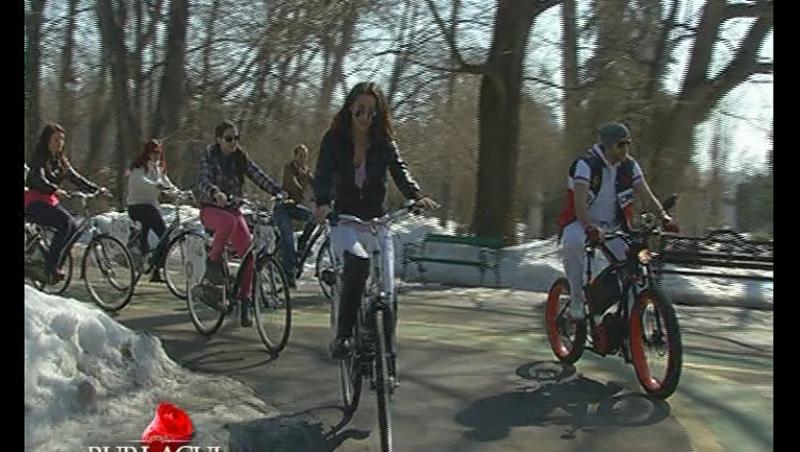Catalin Botezatu le-a scos pe pretendentele Burlacului in parc cu bicicleta