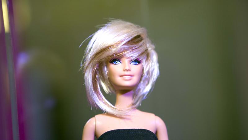 FOTO! Spectacol de coafura, pentru papusile Barbie