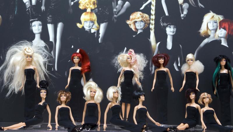 FOTO! Spectacol de coafura, pentru papusile Barbie