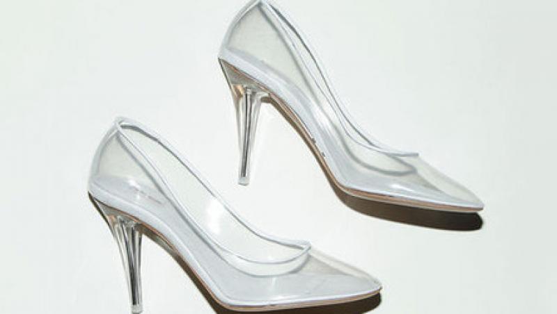 Pantofii din sticla ai Cenusaresei, recreati de Marc Jacobs