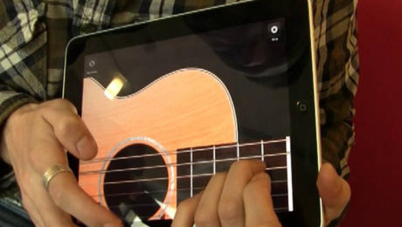 VIDEO! Vezi formatia care canta la iPad!