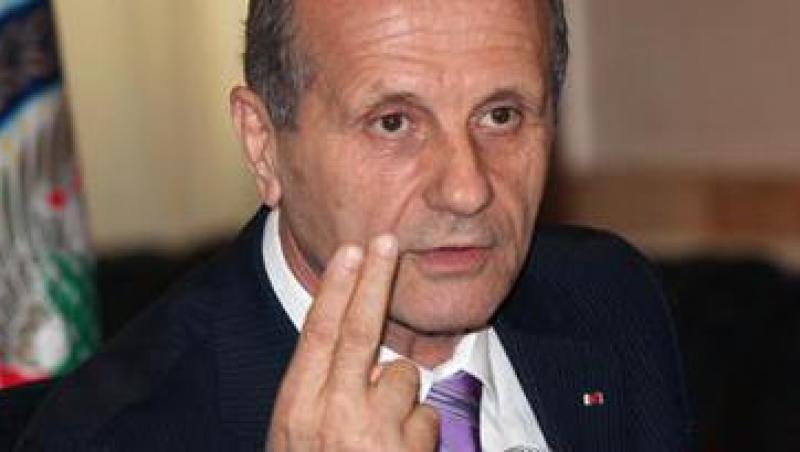 Ministrul libanez de Interne a ramas de doua ori fara haina in timpul vizitei in Romania