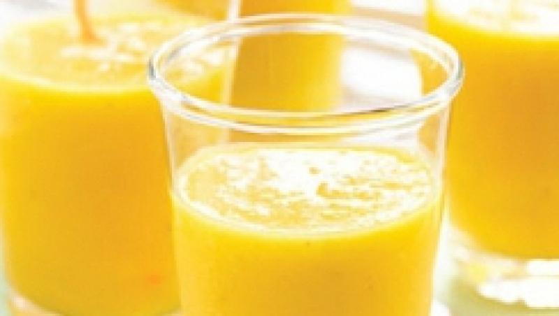 Bautura delicioasa: Suc de mango si banane