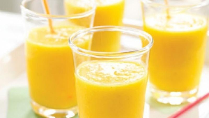 Bautura delicioasa: Suc de mango si banane