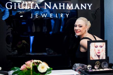 Loredana, Dana Savuica, Ellie White, Lavinia si Tania Budi isi cauta norocul cu bijuteriile Giuliei Nahmany