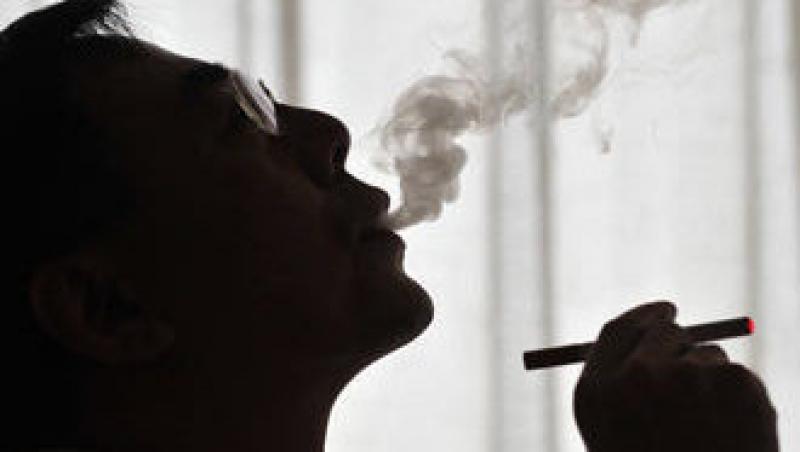 Un fumator cheltuie lunar 273 de RON pe tigari
