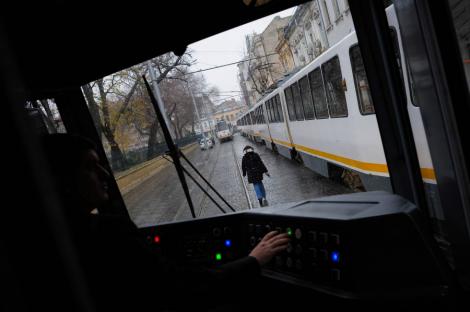 Doua tramvaie s-au tamponat la Timisoara. Patru persoane, ranite usor