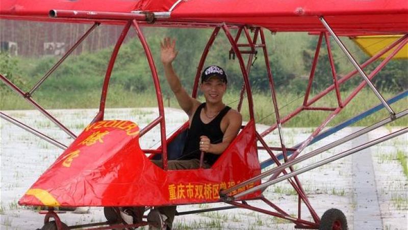 FOTO! Chinezii au inventat avionul HAND MADE!