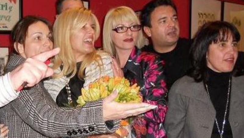 FOTO! Elena Udrea, la intalnirea cu romanii din Spania