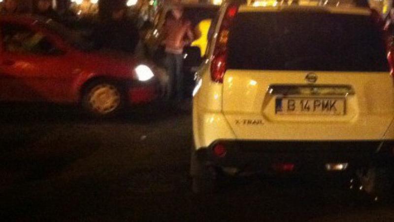 Bucuresti: o masina parcata IN intersectie a dat traficul peste cap