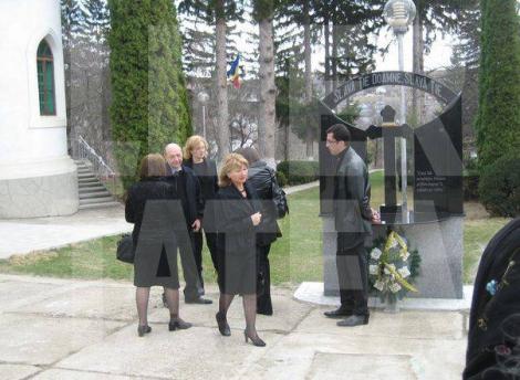 VIDEO! Udrea, Boc, Anastase si Blaga, la inmormantarea soacrei lui Traian Basescu