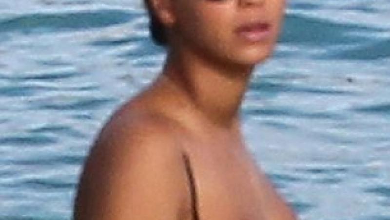 FOTO! Beyonce, in costum de baie dupa nastere!