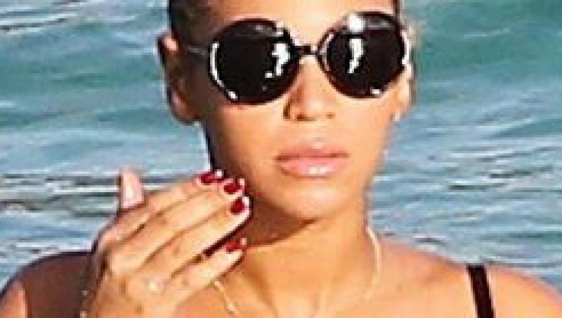 FOTO! Beyonce, in costum de baie dupa nastere!